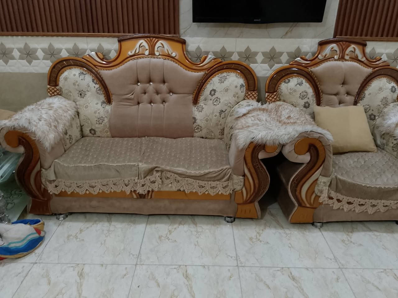 غتخم للبيع بعده نظيف كلش. عشر نفرات  سعر.    260.   وبي مجال الاتصال عله رقم ***********
