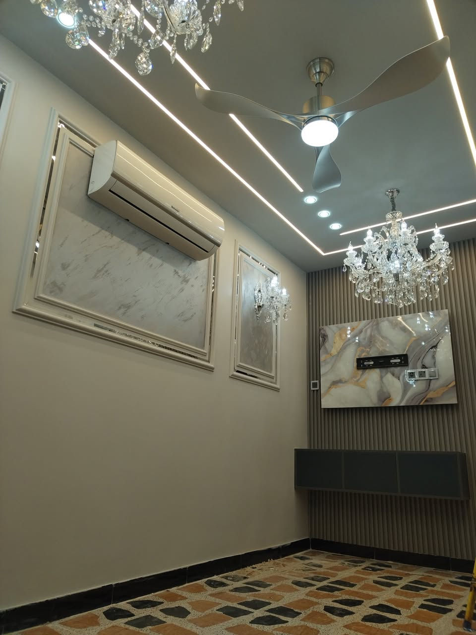 حوّل مساحتك إلى لوحة من الإبداع والجمال! ✨🏡

هل تحلم بديكور داخلي يعكس ذوقك ويمنحك الراحة والفخامة في كل زاوية؟ نحن نقدم لك تصاميم عصرية وكلاسيكية تضفي لمسة أنيقة على منزلك أو مكتبك!

✔️ تصاميم تناسب جميع الأذواق – من الفخامة الكلاسيكية إلى الحداثة العصرية
✔️ تنسيق ألوان راقٍ – يعكس أجواء الدفء والراحة
✔️ استغلال مثالي للمساحات – حلول إبداعية تناسب كل مساحة
✔️ تفاصيل أنيقة وجودة عالية – لأن الجمال يكمن في التفاصيل
✔️ أسعار تنافسية وخدمات متميزة – لجعل حلمك حقيقة بأفضل تكلفة

لا تتردد، اجعل مساحتك تحكي قصتك! 🎨✨
📩 تواصل معنا الآن على دايركت الصفحه او
على الواتساب ***********
***********
