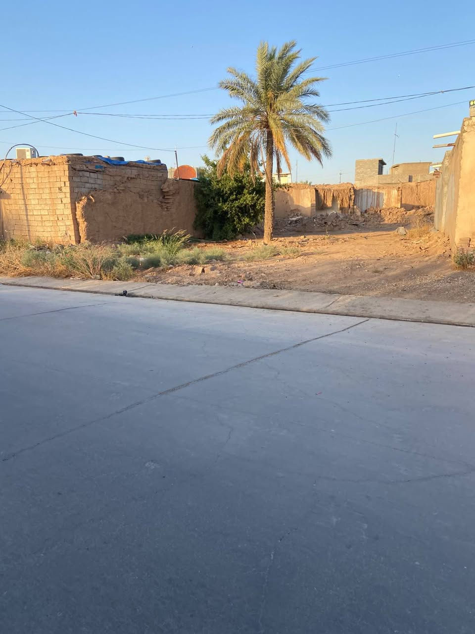قطعه للبيع خانقين اركوازي شارع صب ٤٠٠ متر كدامه مفتوح***********
