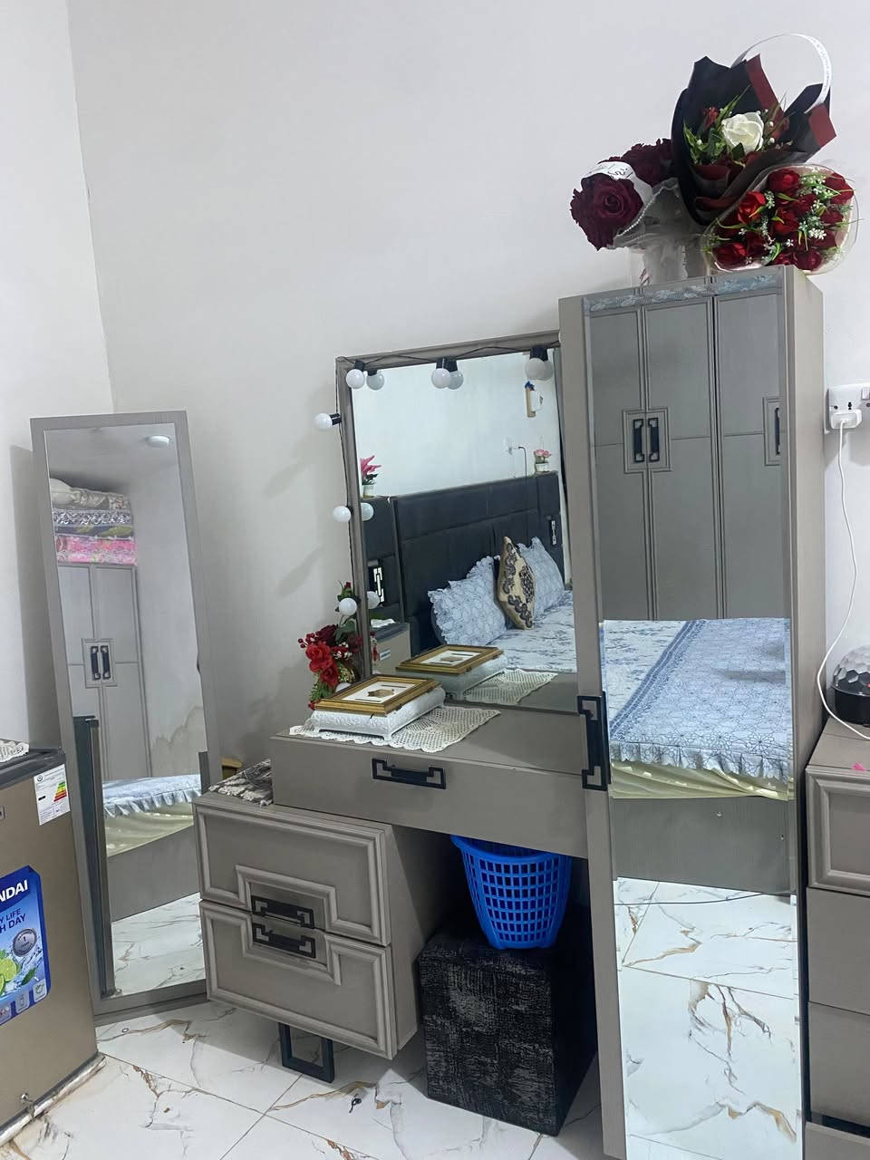 السلام عليكم غرفه نوم البيع مستعمله قليل السعر مليون 600 بيها مجال مكاني ميسان رقم الهاتف 
***********
