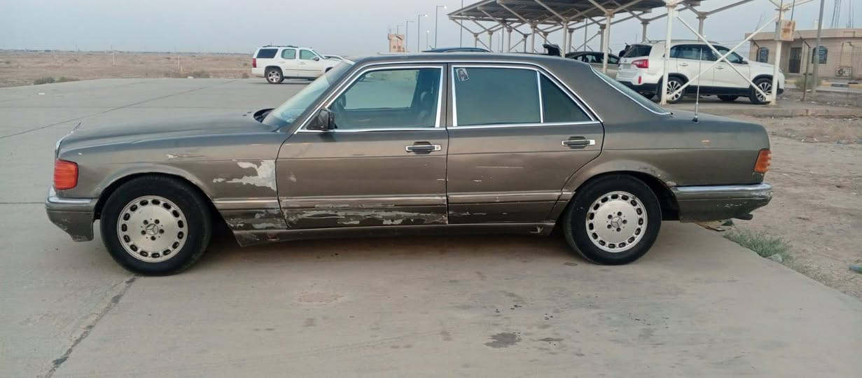 مارسدس للبيع جاهزه من كلشي لايت زنون تبريد ثلج قطعتين تخم تاير سنويه ٢٧ رقم نجف استفسار*********** مكاني البصره قضاء القرنه مكلف بالنشر السعر ٤٠ وبيهه مجال
