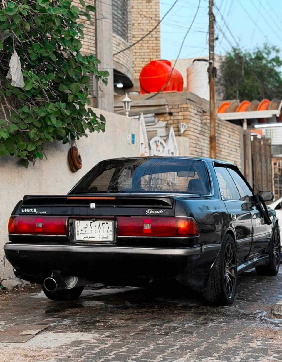 السلام عليكم 
مارك مديل 1991 فئة الGT 
كير ومكينه 2500 جدد 
تبريد شغال شاشه اندرويد 
حساسات خلفيه لايت زنون 
غرفته جديده حلوه 
سياره مال جناي 
المكان بصره حي الشرطه
مراوس حسب القناعه / ***********

