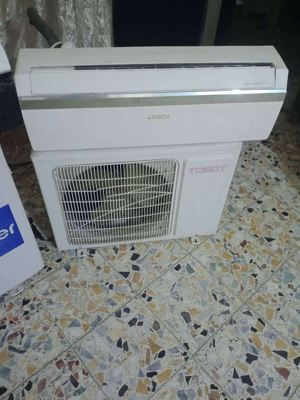 سلام عليكم عندي سبلت طن توسوت نضيف ممفتوح تجي تشوفه يلا تاخذة غاز 22 سعره 250الف مكاني بغداد مدينة الصدر اخير الجوادر ***********
