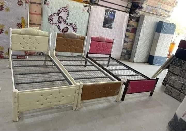 سرير نفر 85 الف
الطابقين الصغير 160
الطابقين كبيره 170
القياسات 160/70
190/90
اي حجز او استفسار مراسله الصفحه واتساب
***********
