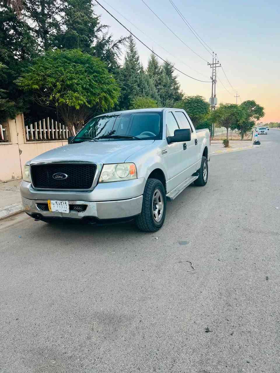 فۆرت F150
2009
نمونە لەجوانی 
چوار تایەو ویلی لۆك دەبڵ ئەكسل 
گیرومەكینەو دەبڵ ئەكسلی بەشەرت تەبریت ساردو گەرم شاشە ئایپاد كامیرا
55گڵا
لەچەمچەماڵم 
گۆرینەوەیش دەكەم لەسەر دڵ گردن 
ژم ***********
