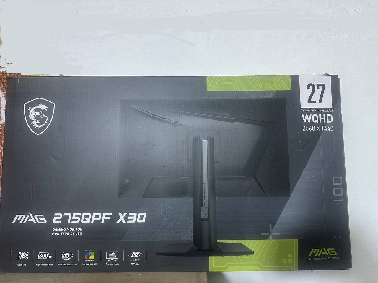 شاشة MAG 275QPF X30
MSI 2k 300Hz 0.5ms 
• حجم الشاشة: 27 بوصة.
• الدقة: WQHD (2K) بدقة 2560 × 1440 بكسل.
• نوع اللوحة: Rapid IPS التي توفر زوايا رؤية واسعة وألواناً دقيقة جداً.
• معدل التحديث: فائق السرعة يصل إلى 300Hz لضمان تجربة لعب سلسة للغاية.
• زمن الاستجابة: سريع جداً يبلغ 0.5ms (GtG) لمنع الضبابية والظلال أثناء الحركة السريعة.
• السطوع والألوان: تدعم تقنية DisplayHDR 400 وسطوع يصل إلى 400 شمعة، وتغطي 130% من نطاق sRGB لألوان غنية ومفعمة بالحياة.
• المنافذ: تحتوي على منفذي HDMI 2.1 ومنفذ DisplayPort 1.4a.
• التوافق مع الكونسول: تدعم أجهزة PS5 و Xbox Series X|S بدقة 2K ومعدل 120Hz مع دعم ميزة معدل التحديث المتغير (VRR).
• القاعدة: قاعدة احترافية قابلة لتعديل الارتفاع، الإمالة، الدوران، والتحويل للوضع العمودي (Pivot).

السعر : 315 الف
الرقم *********** واتساب

نص مكتوب في الصور:
- 150 GPU:84%
- Enter Get In Car
- Esc Back
- X Change Camera