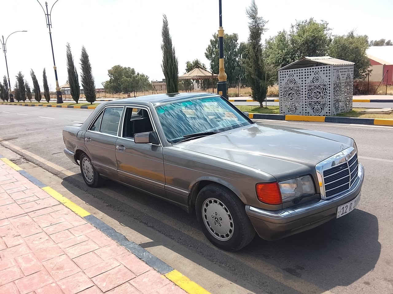 السلام عليكم سياره مرسيدس للبيع موديل 91 الرئاسي ماكينه وجير 300 بلادي داخل بلادي بدون  خيسان قواعد شاصي ما مكسره وايرمانيه كلها بلادي سياره باسمي داخل نظيف سياره نظافه فول مصبوغه عام بيع ومراوس. *********** ***********

نص مكتوب في الصور:
- 28°C