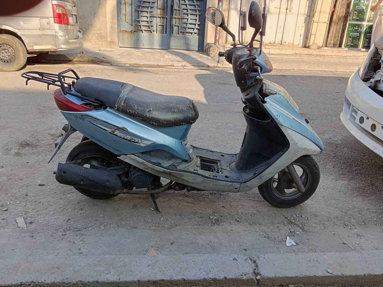 السلام عليكم شباب دراجه مال رمبه صارلها 5تشهر من نزلتها السعر بلاش مال عيشه الله شاهد 375وبيها مجال بسيط للشراي ولموشراي خل يعبر لمنشور فدوه ل❤️للاتصال واني بلخدمه المكان بغداد لكماليه شارع70للتصال*********** ملاحظة نقص فقط باتري كلشي شغال بيها
