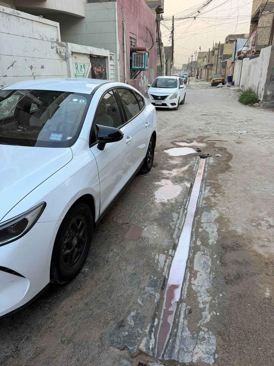 كن بلاص 2025 
ماشيه 5000 محرك مجموع الكلي 9000 وقابل لزياده
داخل ابيض المرغوب
سياره اني مشتريه ع ايدي وباسمي ورقم بغداد
بيه طخه بسيطه رافق الصوره وعلى وضعه
مشتريله دوسات حوضيات و حوضيه صندوق
وكفر باتمان ع المرايه وفرشه دشبول
وسياره محدثه وجاهزه
السعر 20.000 مليون قفل 
مكاني بغداد البلديات
***********
تشتري خابرني كلشي كتبت بالمنشور 🩵
