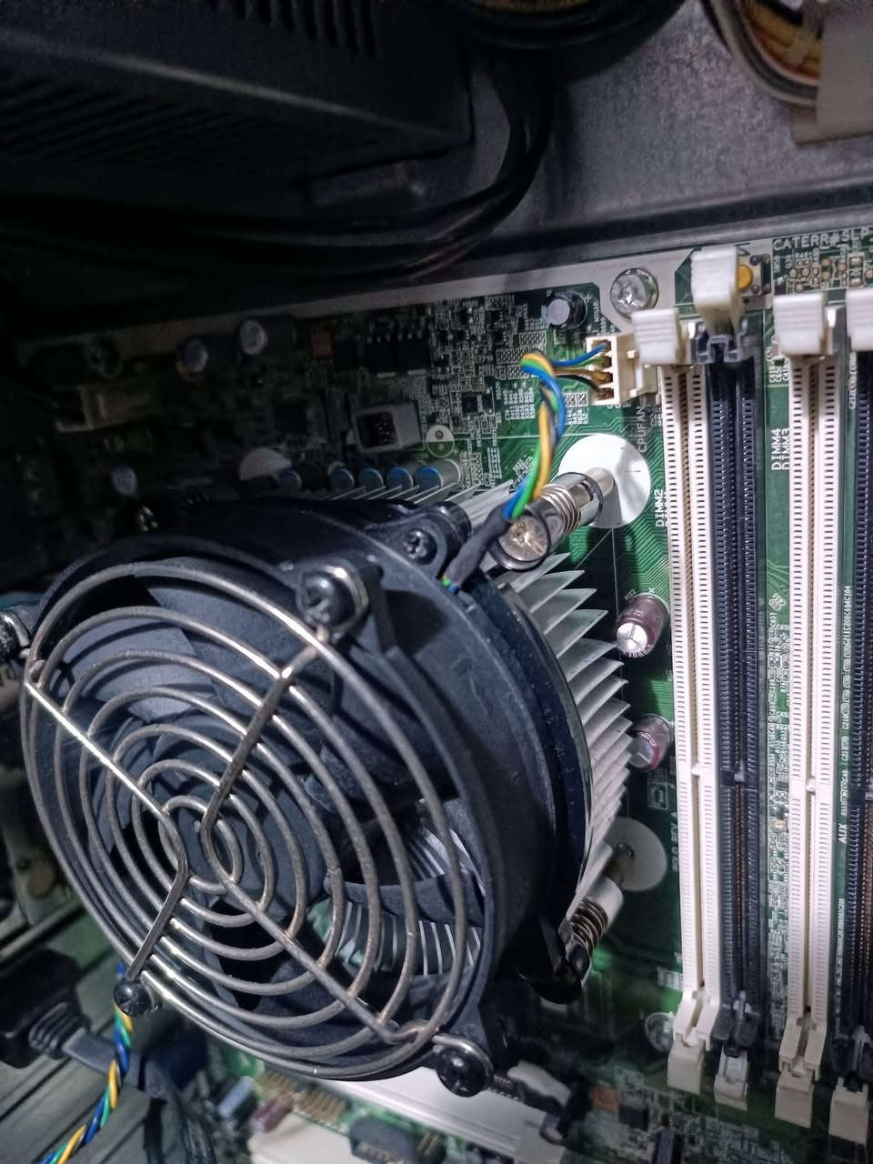 السلام عليكم اخوان 
متوفرات باسعار جوة السوك نار 

رامات ddr 3 2*2 4g بسعر 10 الف شغالات
معالج i7 860 بسعر 15 الف شغال
بور سبلاي 320 واط بسعر 10 الف شغال
مبرد هوائي قوي السعر 10 الف شغال
هارد hdd 160 g فحم ب 10
هارد hdd 2 t ب 25
مذربورد hp ome تدعم الجيل الاول فحم ب 10
يوبي اس 1500 بطارياته نهاية عمر يحتاجلهن تبديل ب 75 
كيس hp atx تعبان الكفر مالته (مشخط) ب 25 

للتواصل 
***********
توصيل موجود لكل العراق

