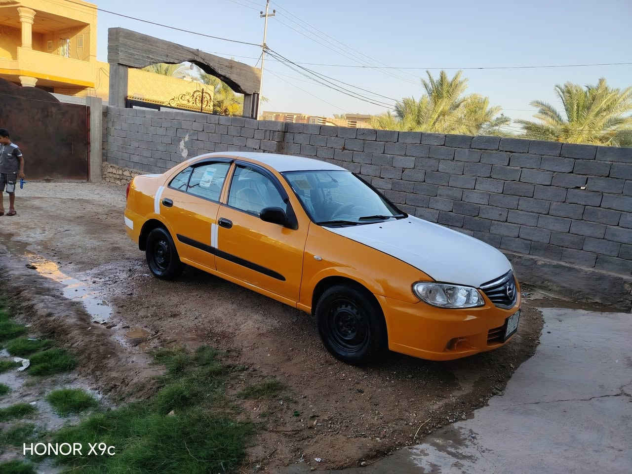 سني موديل 2011 محرك اسود رقم بغداد بيها ثلاث قطع صبغ والباقي مقفول السعر 67 وبيها مجال العنوان الانبار هيت ناحيه الفرات***********
