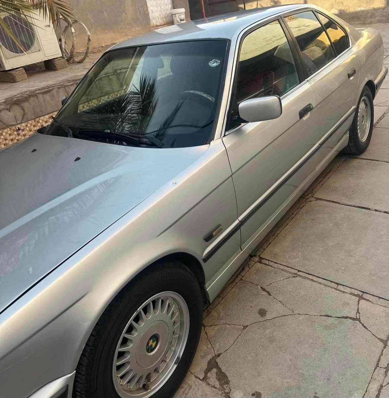 السلام عليكم 

بيع  او مراوس ب تكسي 

بي ام  BMW 525
 مديل 91 مكينه فانوس مسكر رقم اربيل الجديد سنوية لنهاية 2027 
السيارة كفاله محرك وكير وحدادة تخم تاير وتبريد ثلج ❄️ كهربائيات كلهة شغاله السيارة مال بيت متعوب عليه هواي جاهزة من كلشي بدون ضربة اترايك وين ماتريد شرط 
السعر 50 وبيهة مجال 
رقم الهاتف: *********** واتساب او اتصال 
العنوان : البصرة / الدير
