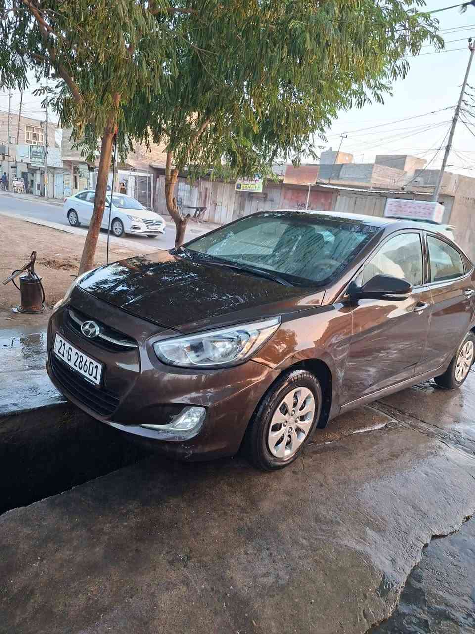سلام عليكم اكسنت للبيع الموديل2016 خليجي محرك 1600 كير محرك  وشاصي صدر مكفول تحمل تاير جديد تبريد ثلج سياره جاهزه شرط تحويل سياره بسمي ماشه 192٫516كم سياره رقم سليمانيه سياره بيه قطعتين مكان سياره بغداد فحامه السعر 90 بيه مجال بسيط رقم الهاتف ***********
