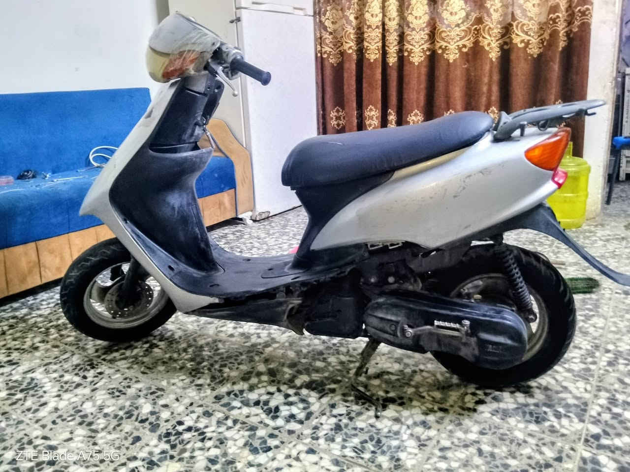 السلام عليكم دراجه 60 عصفوريه  مقفوله كفاله عامه المكان بغداد الحبيبيه السعر  250@ تتواصل على واتساب ***********
