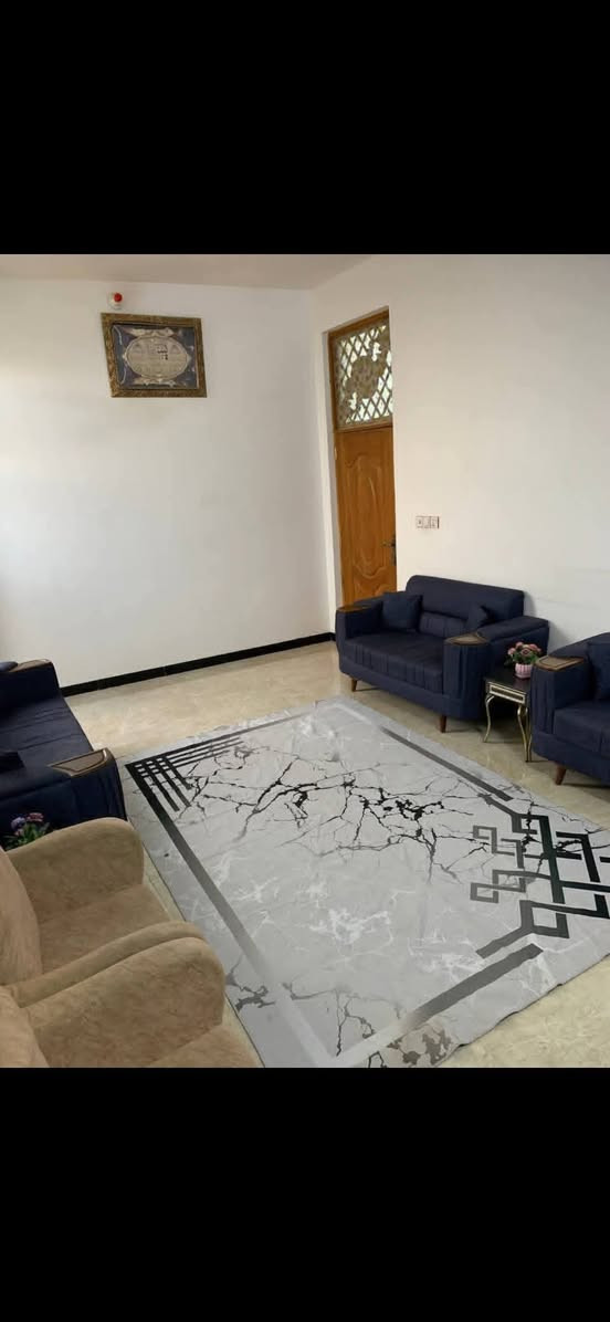 السلام عليكم 
بيت للبيع مساحه 160متر زراعي مسجل بالبلديه سند 25 العنوان الديوانيه الدغاره يم حسينيه الخضيرين  للاسفتسار الاتصال ع الرقم ***********
غير متواجد خاص.
