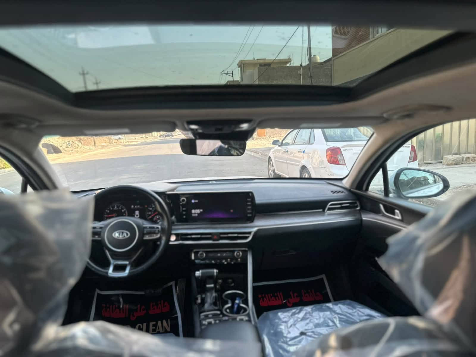 السلام عليكم حبايب 🩶
🚘 للبيع كيا K5 EX موديل 2021 فول مواصفات، اللون ابيض ، وارد أمريكي، سيارة نظيفة جداً، جاهزه ومناقصها اي شي 

✨ المواصفات:

* محرك 1Turbo 1600 

* جير أوتوماتيك 8 سرعات.

* بانوراما طكتين 

* 4 أوضاع قيادة: Smart - Custom - Sport - Normal

* قيادة شبه ذاتية (Lane Following Assist).

* مثبت سرعة ذكي (Smart Cruise Control).

* تحذير الخروج عن المسار مع تصحيح المسار.

* بريك طوارئ تلقائي (Automatic Emergency Braking).

* نظام الثبات الإلكتروني (ESC).

* نظام مانع الانزلاق (Traction Control).

* مراقبة النقطة العمياء (Blind Spot Monitoring)

* كاميرا خلفية مع حساسات أمامية وخلفية.

* شاشة كبيرة تدعم Apple CarPlay وAndroid Auto.

* نظام صوت BOSE الأصلي.

* تشغيل بصمة وبصمة أبواب (Smart Key).

* تشغيل عن بعد.

* مرايا شفط وقلاب كهربائية.

* فتحة سقف بانوراما.

* مقاعد جلد باللون الاسود 

* مقاعد أمامية كهربائية.

* تبريد وتدفئة للمقاعد الأمامية.

* تدفئة المقود.

* ميموري (Memory Seat) لمقعد السائق.

* شاحن لاسلكي.

* مكيف أوتوماتيك دبل زون.

* إنارة LED أمامية وخلفية.

* حساسات إنارة أوتوماتيكية.

* Auto Hold.

* فرامل يد إلكترونية (EPB).

* الدشبول صاجي 

📌 العداد: 75  ألف Mile.

📌 الحادث: كما موضح بالصور 

📌 السيارة بدون إيرباك، بدون لغود، بدون شواصي، وبجم كبس 

📌 رقم أربيل حره بأسمي تحويل ثاني يوم مكاني بغداد غزاليه اي استفسار *********** السعر 143
