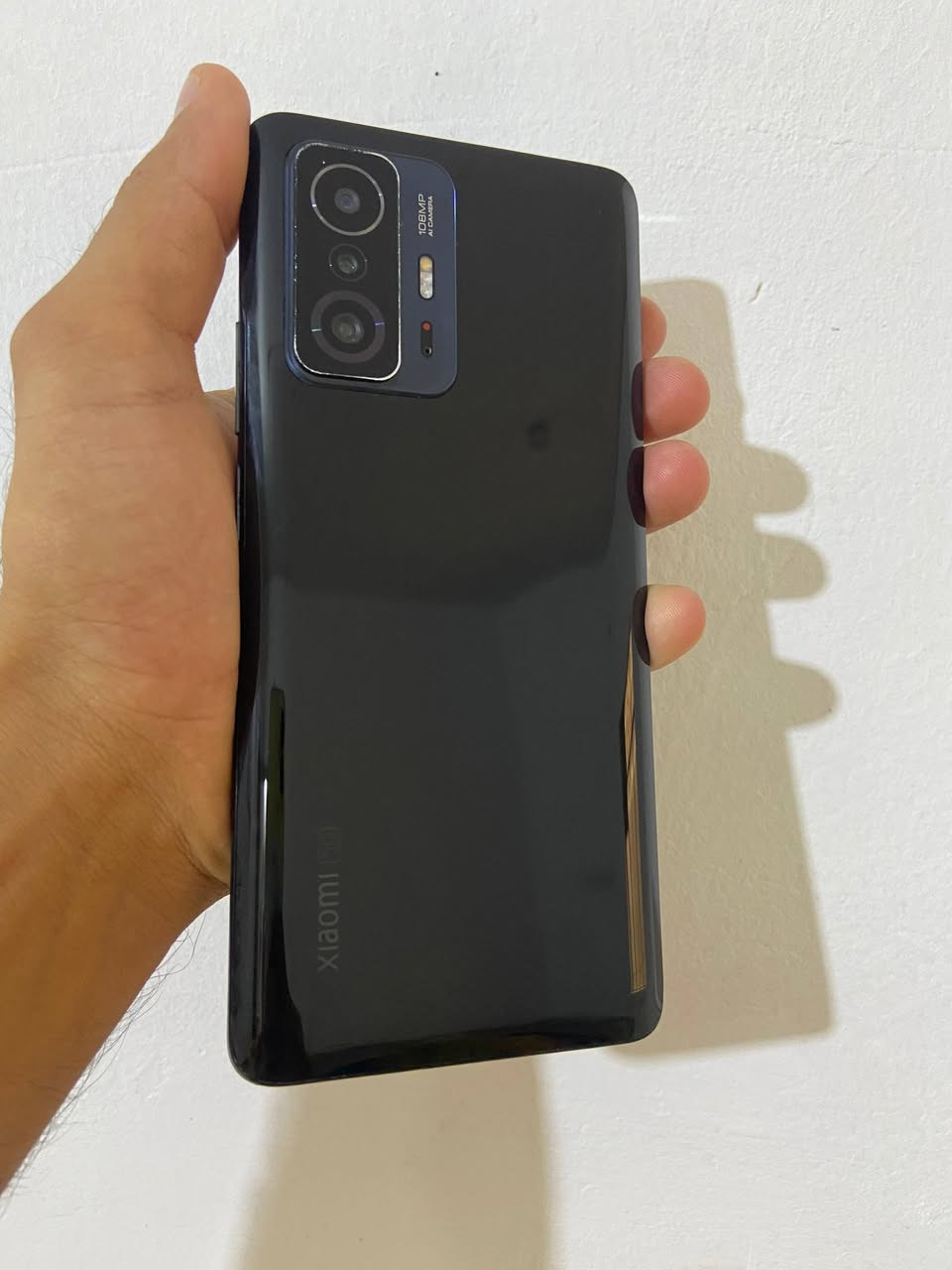 للمراوس | Xiaomi 11T Pro 5G  فلاكشيب
الذاكره 256 العشوائيه 12
- *المعالج*:  ببجي 90 فريم وبل تحديث صار يدعم 120 فريم 
- *الشاشة*: AMOLED 6.67 انش 120Hz HDR10+
- *البطارية*: 5000mAh + شحن خارق 120W 
- *الكاميرا*: 108MP AI Camera + تصوير 8K
- *اضافات*: سماعات ستيريو JBL + بصمة جانبية + IR

ملاحضه أمبدل ضهر فقط الباقي كله مكفول وما امبدل وعل فحص الله شاهد ملحقاته فقط لزكه مضلل بل شاشه وكفر فقط 
#### *السعر: 200الف 
*المكان*: بغداد - ابو غريب
*التواصل*: ‏‪***********‬‏ بي واتساب
. توصيل ماعندي❌

نص مكتوب في الصور:
- حول الهاتف Xiaomi HyperOS 1.0.22.0.UKDMIXM اسم الجهاز Xiaomi 11T Pro التخزين 256 ج.ب / 47.0 ج.ب إصدار نظام التشغيل 1.0.22.0.UKDMIXM إصدار Android 14 UKQ1.231207.002 تحديث أمان نظام Android 2025-08-01 المواصفات والمعلومات التفصيلية النسخ الاحتياطي والاستعادة إعادة ضبط إعدادات المصنع الشهادة