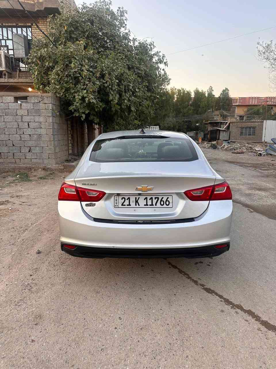 للبيع: شوفرليت ماليبو LT موديل 2018
المحرك: 1500 توربو، اقتصادي ونشط.

المسافة المقطوعة: أكثر من86

الرقم والملكية: السليمانية (السيارة باسمي تحويل أو وكالة مضمونة).

المكان: بغداد .

الضرر : الحادث باب السائق مصلح بأمريكا الارباك درگه والبرده موضح بالصور  باقي السيارة مكفول.

السعر: 110 ورقة 

الوضع العام: السيارة بحالة ممتازة وجاهزة للاستخدام.

للتواصل والاستفسار: ***********

نص مكتوب في الصور:
- ZHYAR CENTER سه‌نته‌ری ژیار بۆ پشكنینی بۆیاخی ئۆتۆمبێل بۆیاخ كردن و پۆلیشی هه‌موو جۆره‌ ئۆتۆمبێلێكی نوی ( *********** ) ژ. ئۆتۆمبێل : 19766 ژ. شانسی : تێبینی : ده‌ عا می پێنه‌وه‌ بۆیاخه‌ ده رگای ما یه‌ ت كرا وه  ره‌ وه‌ جوری ئۆتۆمبێل : malibu به روار : ٢٠٢٤/٠٥/٠٤ شوینکاری ژیار *********** بۆیاخ له‌ زگه پارچه‌ی گۆراوی پۆلادی بۆیاخ کردنی ئۆتۆمبیل سارد و کارت تێبینی: پشكنینی پړاوه‌ له‌گه‌ڵ سۆنه‌ر ناكرئ. له‌سه‌ر داواكاری ده‌كرت ، پارچه‌ی پلاستید ، ته‌رزی چاككراو ، كرانهوه‌ ، هه‌ر شوینیکی نادیار و دفن زمانی نی یه . ئه‌م پشكنینه بو ماوه‌ی (٤) كاتژمیر لئی به‌رپرسین.