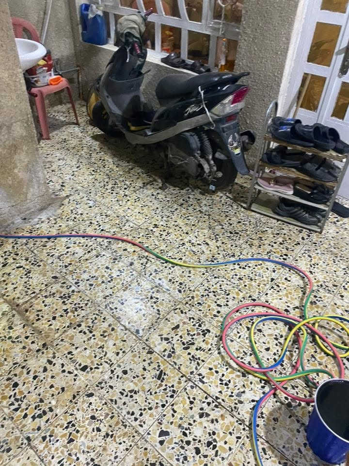 سلام عليكم للبيع بيت 100متر  🏠 الامين الثانيه السده الجديده قرب ساحه زمن طابق ونص طابو صرف بيت نضيف للستفسار 

‭***********‬

