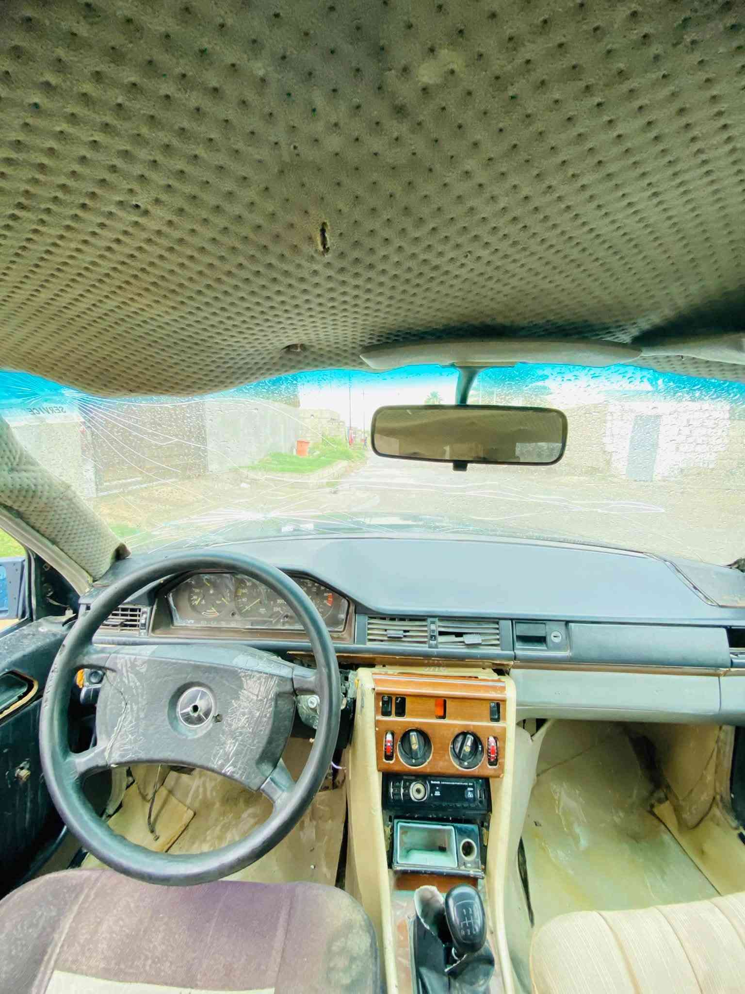 مرسيدس • جير عادي • ٤ سلندر