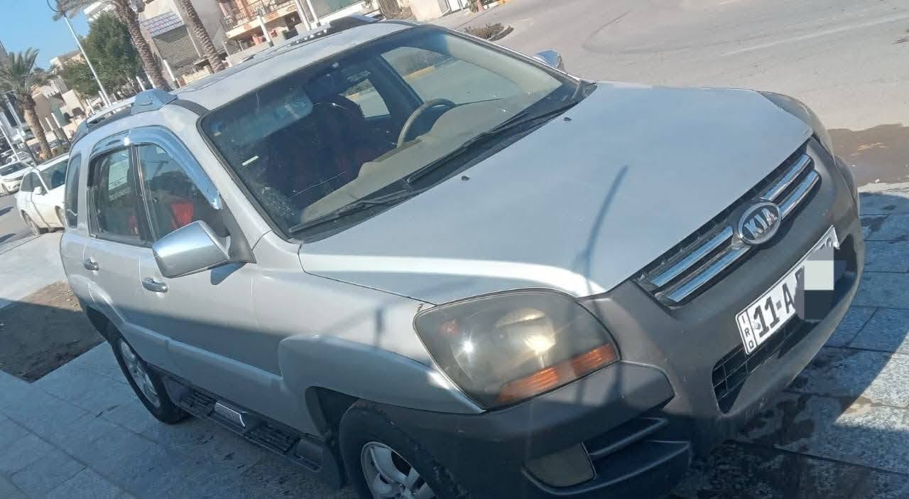 السلام عليكم كيا سبورتج ٢٠٠٨ رقم بغداد للبيع محرك ٢٧٠٠ بيه خيط تبخير غير هيج جاهزه سياره خير من الله تخم تاير جديد دوشمه جديده رايده ٨٥ وبيه مجال رقم ***********
