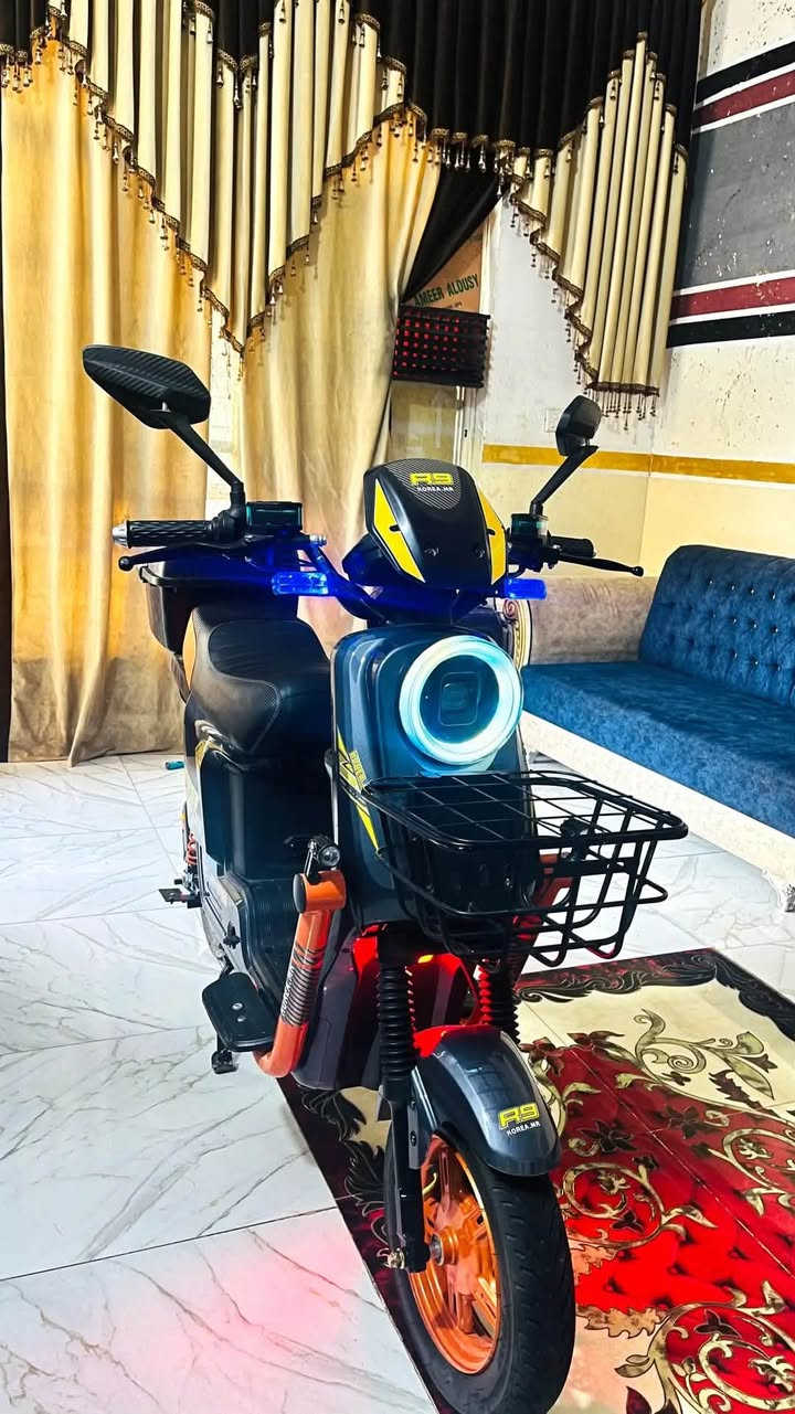 ﷽
سلام عليكم 🫡 

دراجه شحن R9 

الملف 2000 واط ⚡️

الدراجه خمس بطاريات 🔋 

الشحنه الوحده تمشيك 50 كيلو متر ✅ 

الدراجه مستخدمه شي قليل والدراجه نضيفه فولل ✅🌺

السعر والتفاصيل مراسله خاص 🌱

الرقم ***********

النعنوان ديالى خان بني سعد
