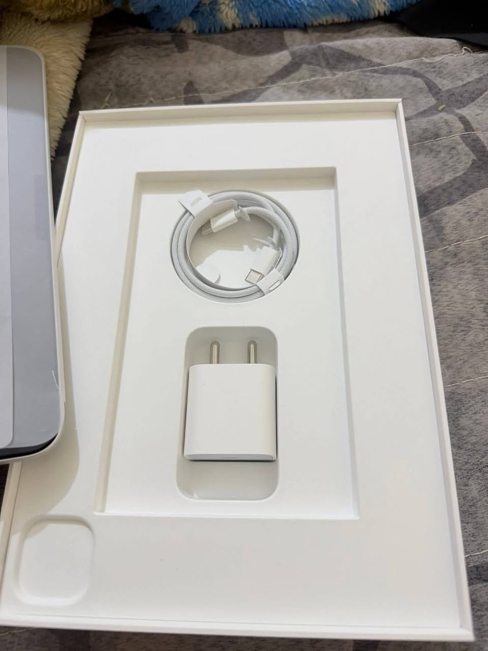 ايباد معالج m5 حجم 11 انج مكفول كامله ملحقاته بطاريته 85 البيع بسعر مليون 200 بي مجال الشراي فقط يراسل  بعده بلضمان تواصل *********** مكاني بصره ومتوفر توصيل
