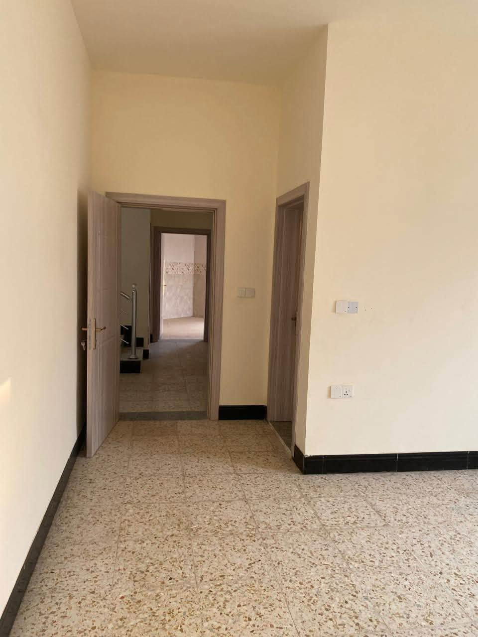 بمجمع الماسه • ٢٥٠م • ٣ غرف