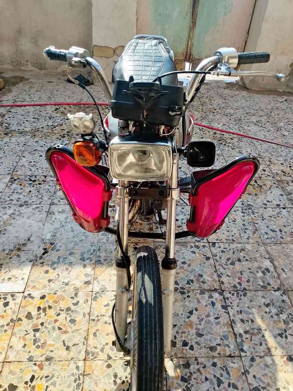 سلام عليكم دراجه تايكر لبيع موديل 21دراجه نضيفه سعر400بيه مجال باقي تفاصيل خاص مكاني ميسان قضاء المجر كبير 
رقم ***********
