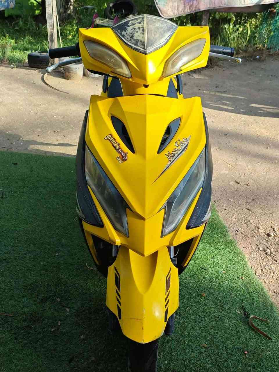 السلام عليكم جامبو صيني للبيع  سعرها 300 وبيها مجال دراجه تخبل نكره سلف كهربائيات كامله شغاله نقصها فقط باتري  متواجد واتساب ***********
