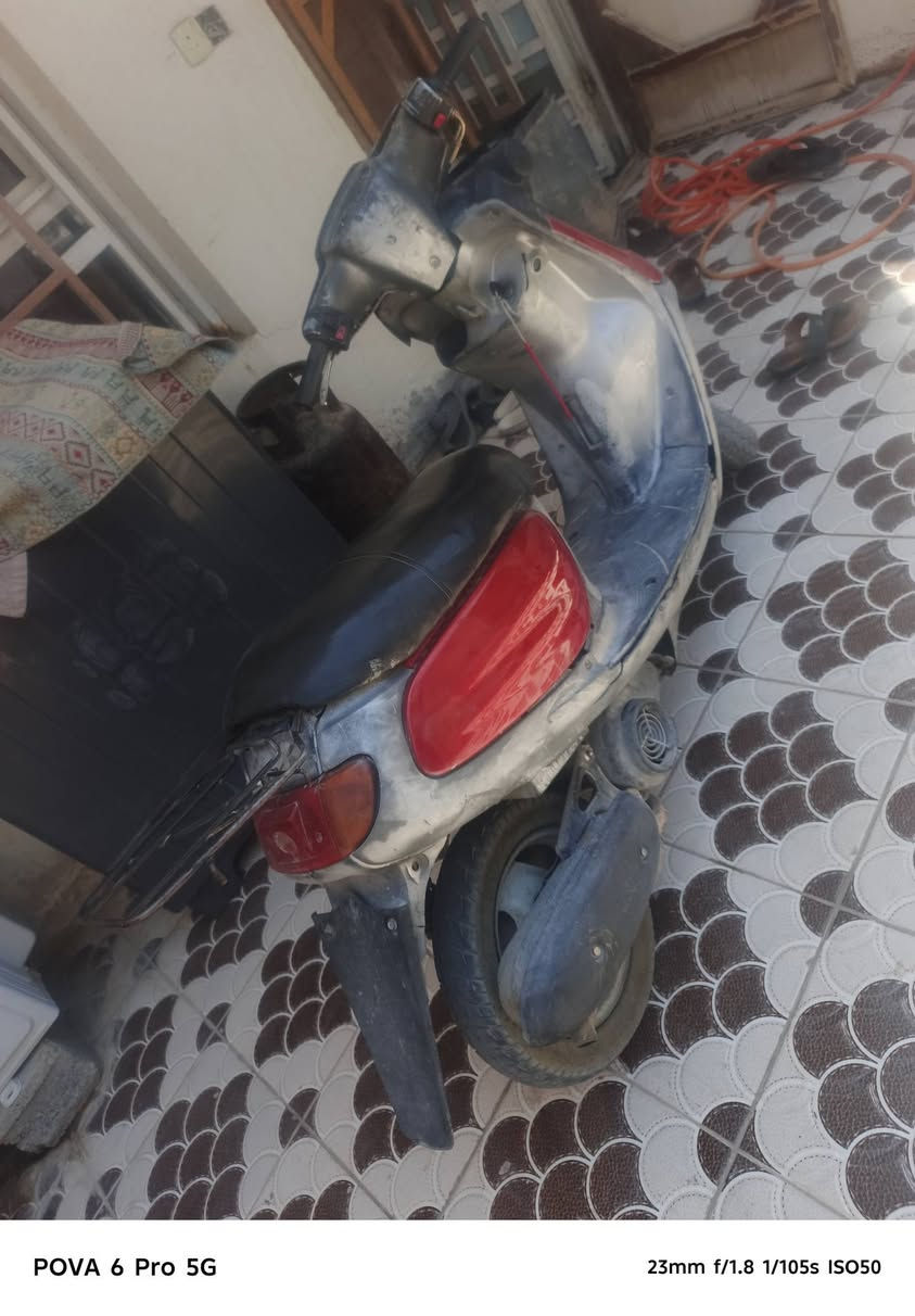 منغولي للبيع كفرات جدد تايرات جدد هندر واحد شلعه ومعدل قفل جنطه قفل اكسن مامفتوحه كابريتر جديده بلك جديد 
سعر 250 وبيها مجال شي بسيط 

 *********** متواجد فقط واتساب
