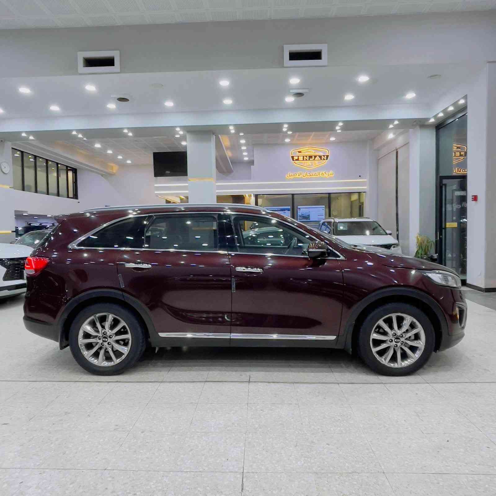 السلام عليكم  KIA Sorento  خليجي للبيع
موديل 2015 شكل ال 2016💥  7 راكب

حجم المحرك 4 سلندر 2400 دوش 

ماشيه  130KM

السيارة بحالة الوكالة ماناقصها شي 
 
رقم اربيل الجديد

كير مكينه حداديه بلاد 

تخم تاير جديد  سبير مانازل 🔥

المواصفات 

بصمه عدد 2 بصمة ابواب
لد أمامي 
تحكمات ستيرن جهتين 
مري شفط 
بردات خلفيه عدد 2 بلادي 
حساسات أمامي خلفي 
تبريد 3 قطع 
مثبت سرعة 
وباقي المواصفات المعروفه 💛

السعر 160 وبيها مجال 

المكان نجف 

للاستفسار : ***********
