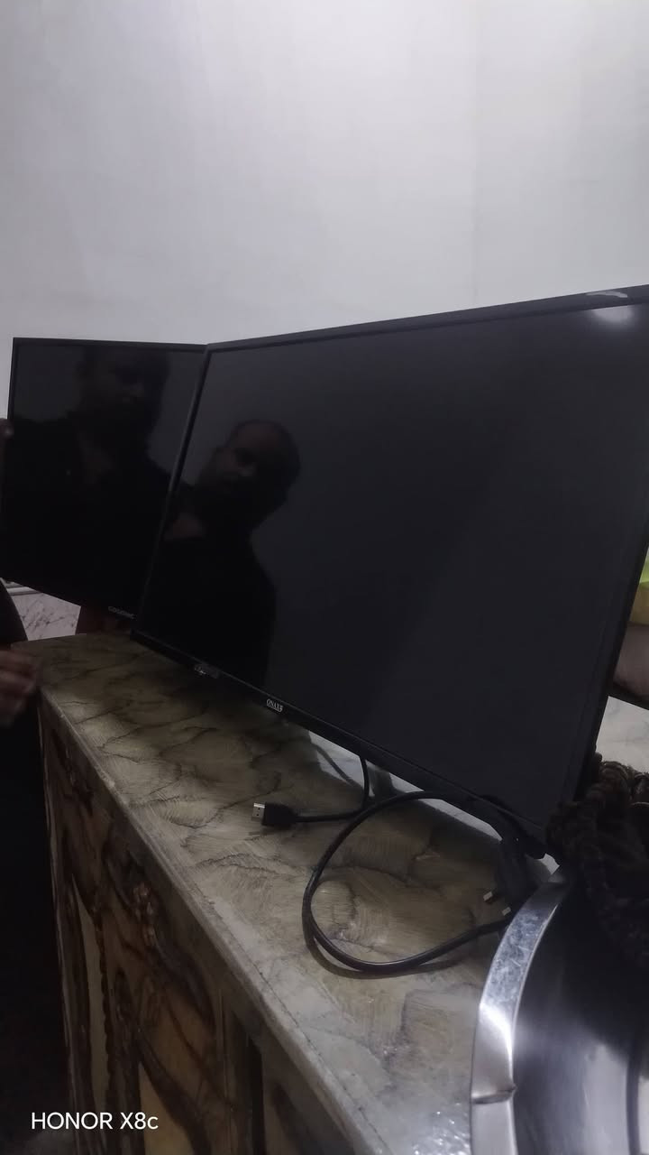 شاشه بلازمه عدد اثنين سعر وحده وبيهن مجال 55وتنور مستعمل قليل والله اخذته 80واريد ابيعه هو منظم مالته 55ورقم ***********

نص مكتوب في الصور:
- HONOR X8c
