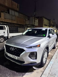 للبيع فقط سنتافي موديل 2020 لون رصاصي  فول مواصفات ما عدا الفتحة  شاشة...