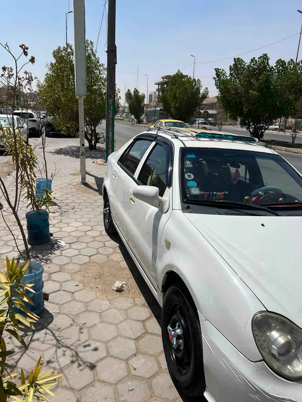 سياره سيكي موديل 2013سياره مكفوله ماعدا الجاملغ الوره بدون داخل سياره كير ومحرك وحداديه خير من الله سياره جديده بمعنا الكلمه سياره تبريد شغال ثلج دواخل جديده سياره شاشه منظومه زنون مسجل دمام سياره باسمي رقم إنكليزي السعر 38 وبيها مجال بسيط العنوان نجف الأشرف حي الانصار ***********@
