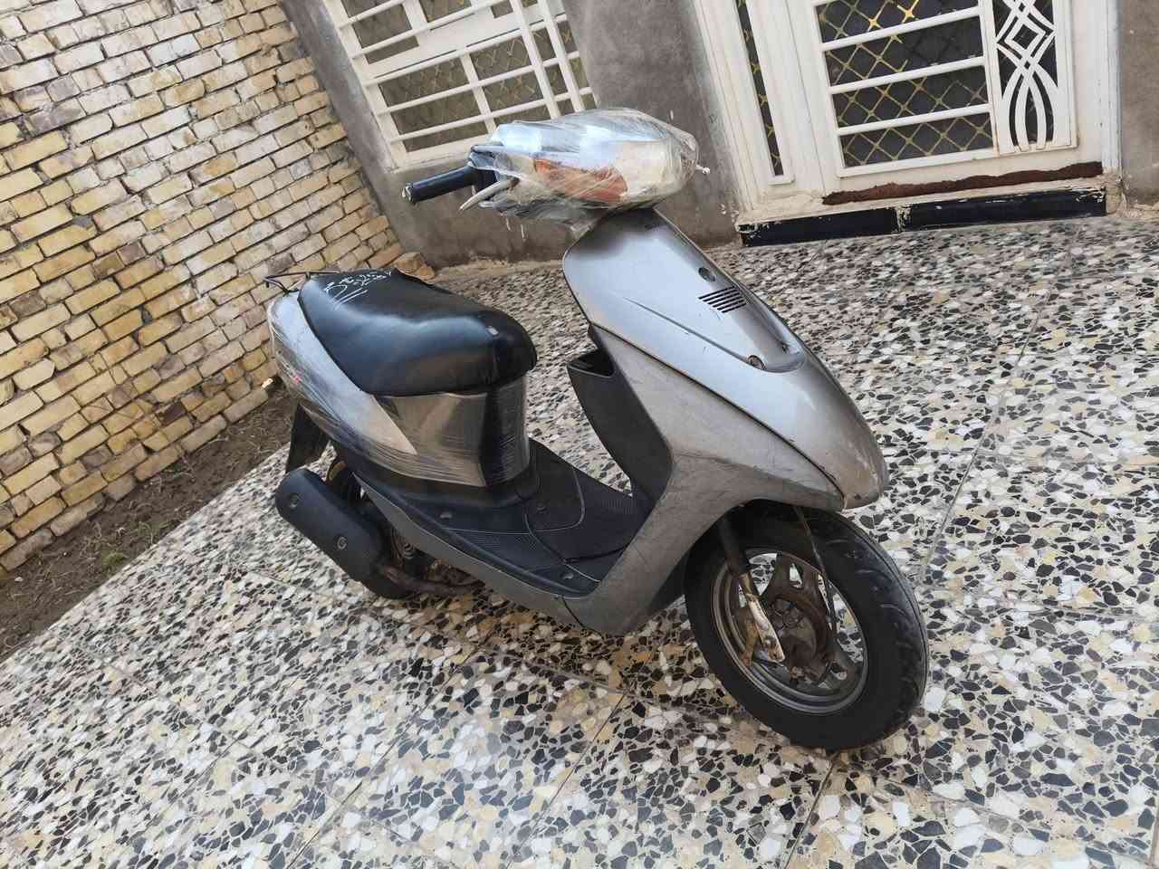 مفتوحه بوشه وبستم • كهربائيات شغالة • صوتها خرسه