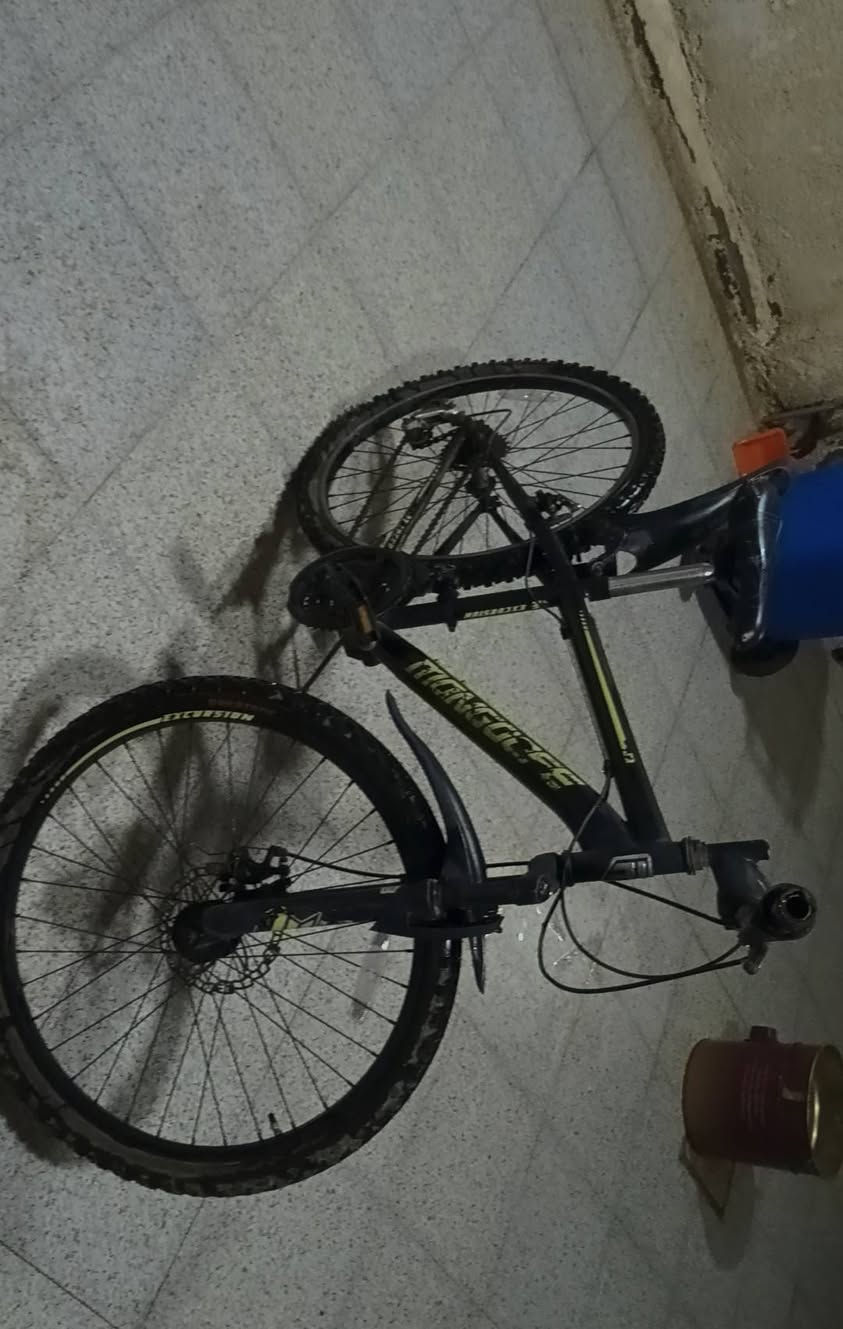 ((بايسكل جبلي للبيع)) قياس26إنچ والبايسكل مستعمل ولكن بحاله جيده جداً ويحتوي على تبديل السرعات بايسكل رياضي مناسب للأستخدام اليومي 

للتواصل 
المكان/حله شارع ستين-شارع الحسينيه
السعر110وبي مجال

للتواصل/***********
