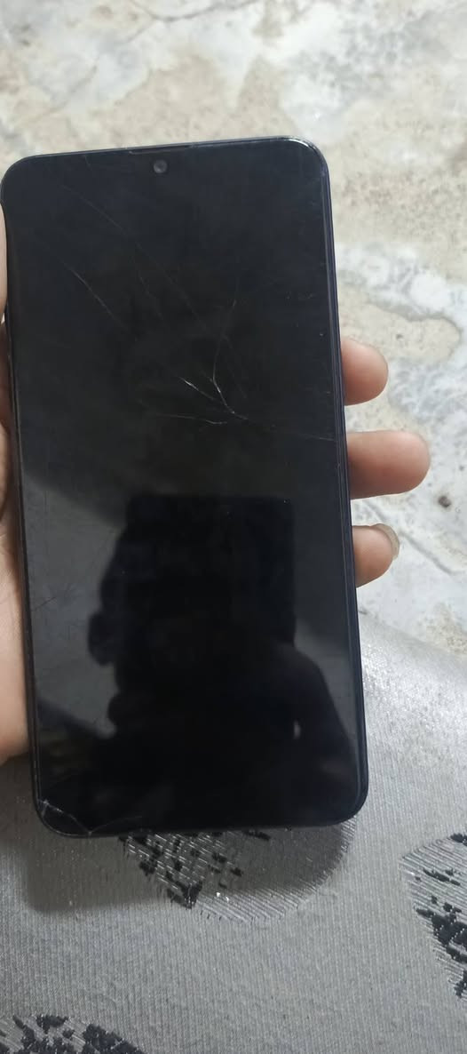 السلام عليكم عندي هذا الجهاز للبيع ذكر 32 الرام اربعه سعر 55 وبي مجله الشراي مكان يا رنده الشرقيه مقابل حي الشيماء هذا رقم الواتساب***********

