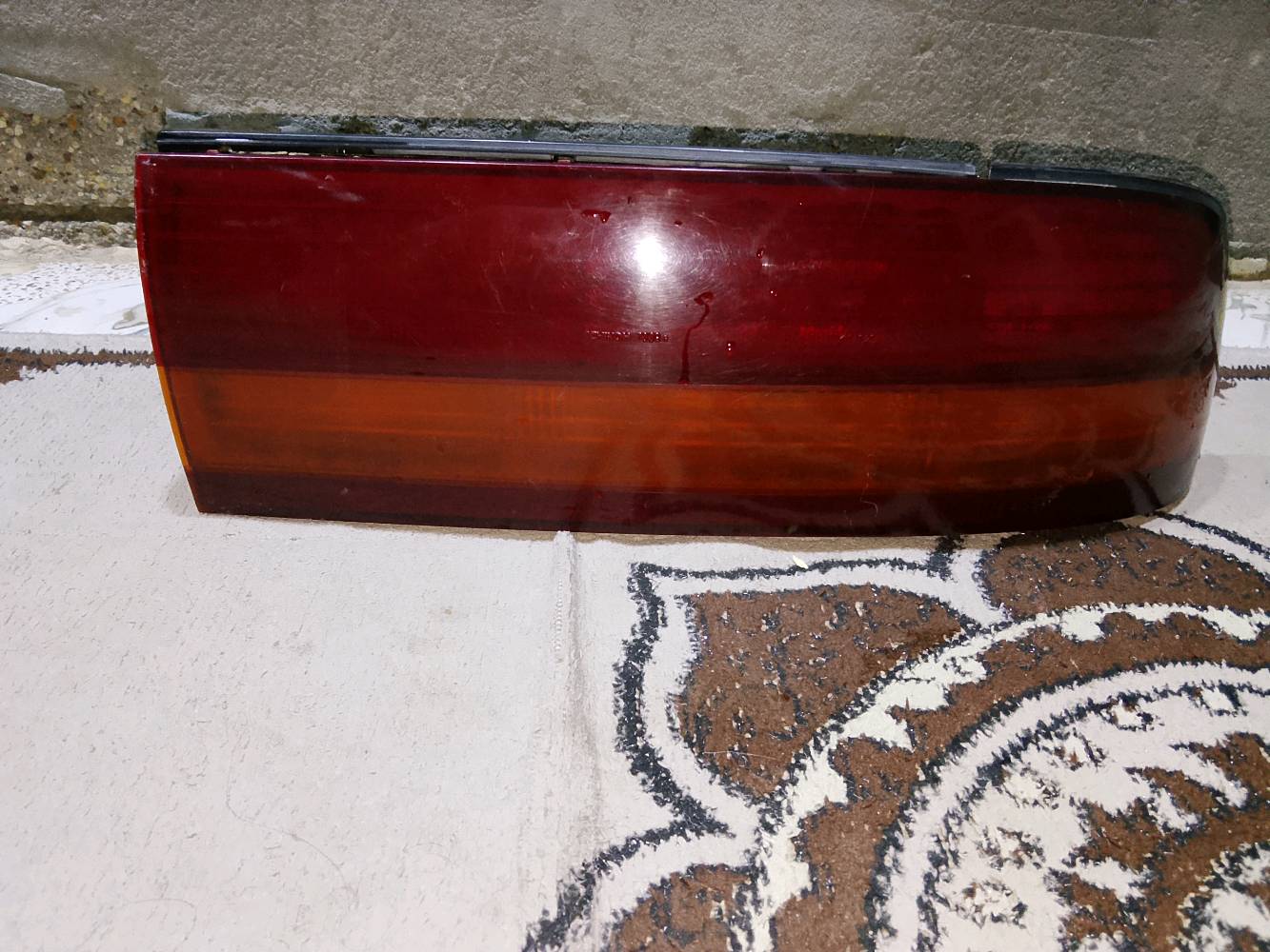 غراض بطه متصل 
بك لايت ايمن و وسط الزوج ب80 وبيه مجال قليل 
لايت ايسر 65 وبيه مجال قليل