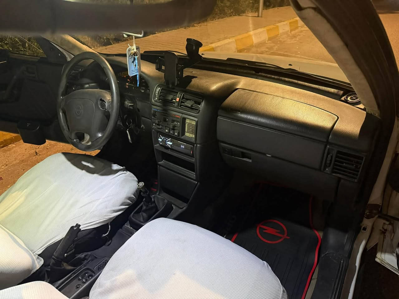 سلام عليكم اوبل فكترا موديل 95 سنويه لحد 26 بسمي شرط تحويل بدون ضربه صبغ عام دبل ارباك اثنيهم تشتغل صدر امامي خلفي جديد باتري جديد جام كهرباء سلايت اي بي اس سعره 32 بي مجال رقم موبايل ***********
