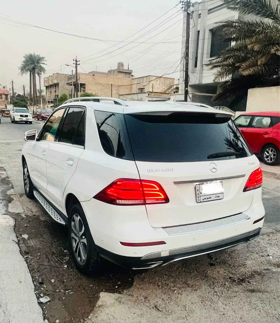 السلام عليكم للبيع
 مرسيدس GLE 400 موديل 2019 
رقم بغداد باسمي السياره بعدها زيرو ماشيه 14 
اني الي مستوردها بموديلها 
السياره داخله كلين بدون حادث 
او طلع بيها حادث مسبق بامريكا 
مرشوش الصفحه اليسره صبغ كلير 
مصلح بيها التورباين فقط 
السعر 285 وبيها مجال بسيط 
العنوان بغداد 
*********** بغداد, العراق
