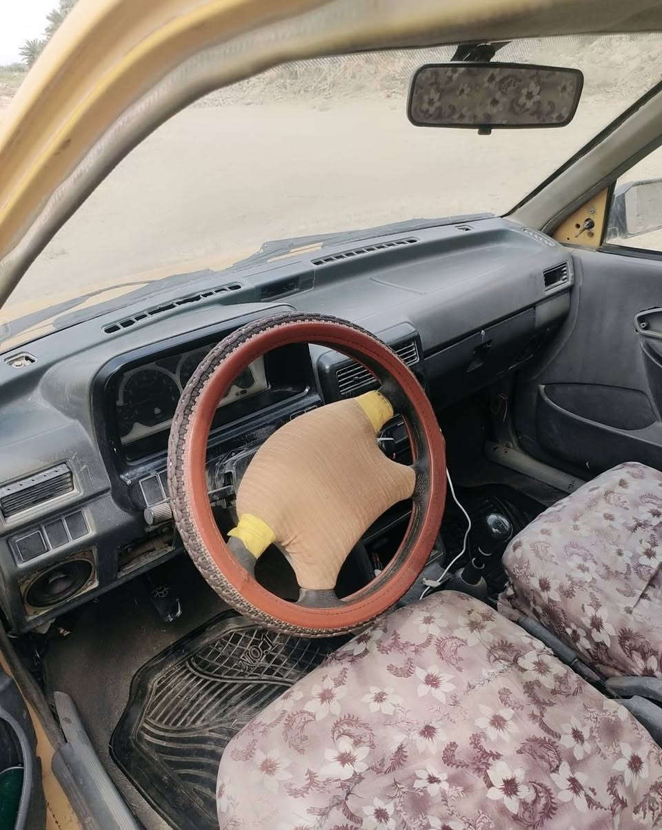 السلام عليكم سايبا بدون تحويل موديل تسعة للبيع مكينه گير شواصي كهربائيات كلها شغالة حدادية نظيفة سنويتها الأصلية عظم عاج واسويلك مكاتبة بيها واتكفلك عن السرقة عشائريا مكاني النجف الحرية السعر 13 ورقة  قفل وهذا رقمي ***********
