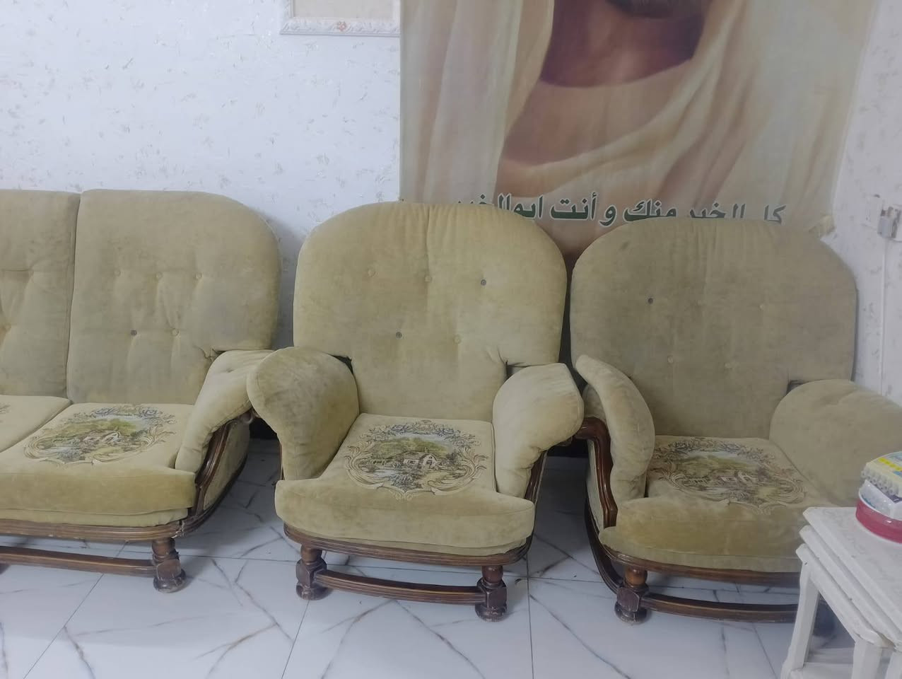 السلام عليكم تخم 14 مقعد للبيع
السعر 200 
***********
