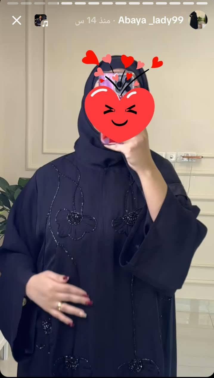 عبايات خليجي تجنن خامه ونضافة الحجز والتفاصيل على هذا الرقم ***********

نص مكتوب في الصور:
- Abaya_lady99 ٠ منذ 14 س
- Abaya_lady99 · منذ 14 س
- Abaya_lady99 ١٤ س منذ