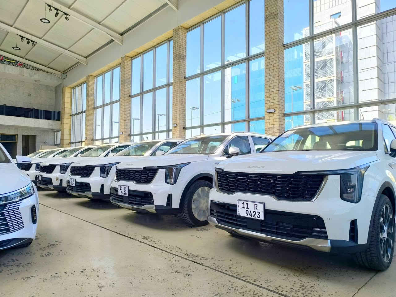 سورنتو 2026 زيرو بالكامل
تعلن شركة نيرروز لتجارة السيارات 
عن توفر سورنتو موديل 26 فول مواصفات عدا البانوراما اضافة للمواصفات الموضحة بالصور مواصفة التقديم و الترجيع بالرمونت و الأربع كامرات 
اضافة للرقم المييز أربع أرقام 
علماً أن السيارة ظمان مجموعة كيا الدولية .
السعر 55 مليون شامل الدلالية 
للاتصال و المعلومات 
*********** 
شركة نيرروز لتجارة السيارات 
بغداد النهظة الشارع الرئيسي
