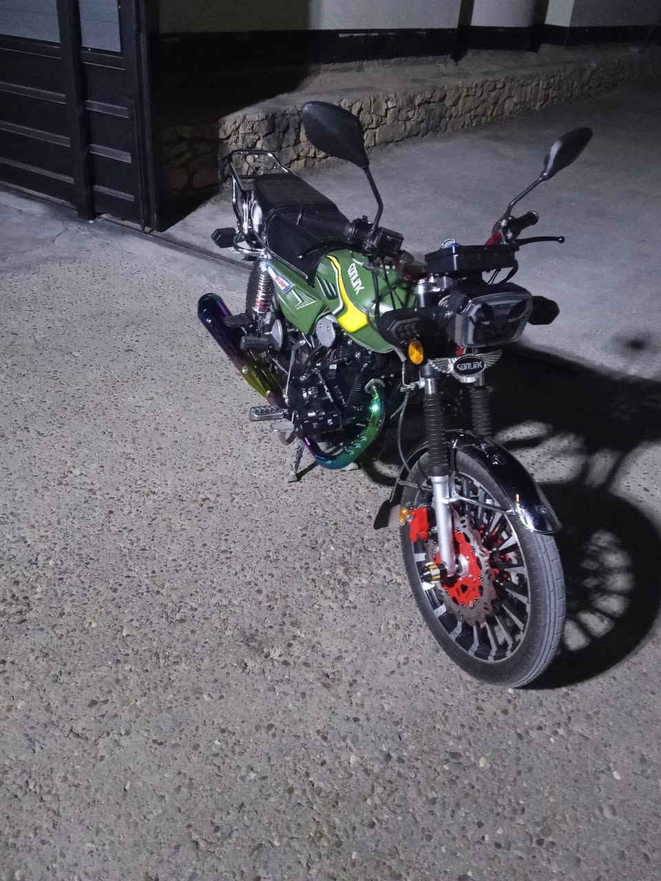 السلام عليكم
دراجه سونك
محرك 250cc
لون زيتوني
دراجه ما نقصهه برقي ماماشيه هواي
السعر 1375بيهه مجال بسيط
العنوان حصيبه الشرقيه
للاستفسار *********** غير متواجد خاص
