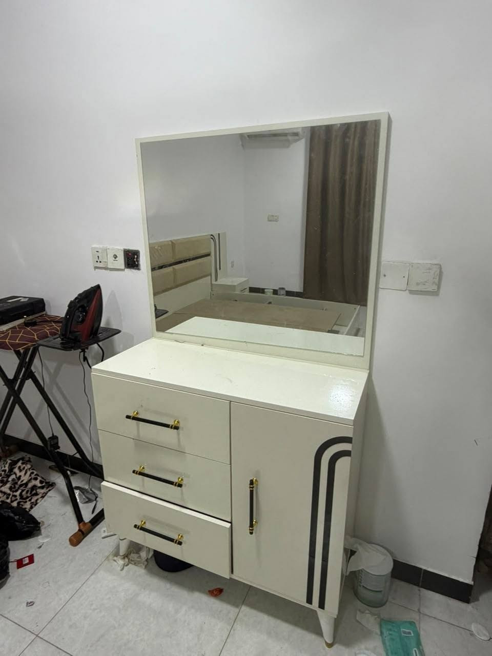 غرفه نوم تركيه نضيفه استخدام قليل للبيع سعر 450الف 
***********
