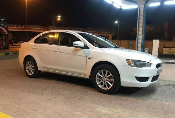 السلام عليكم للبيع فقط كما موضح السياره صار بيه حادث ابيع هل موجود شغاله 
مسيبوشي لانسر 
موديل 2016
رقم بغداد مشروع وطني بسمنه تحويل مباشر سنويه لل2029
فول من عدا البصمه 
مكان السياره الديوانيه 
السعر ب57وبيه مجال الشراي يتصل 
الرقم ***********
