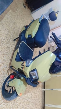 دراجه صاعقة لبيع الاتصال على رقم 07719341064