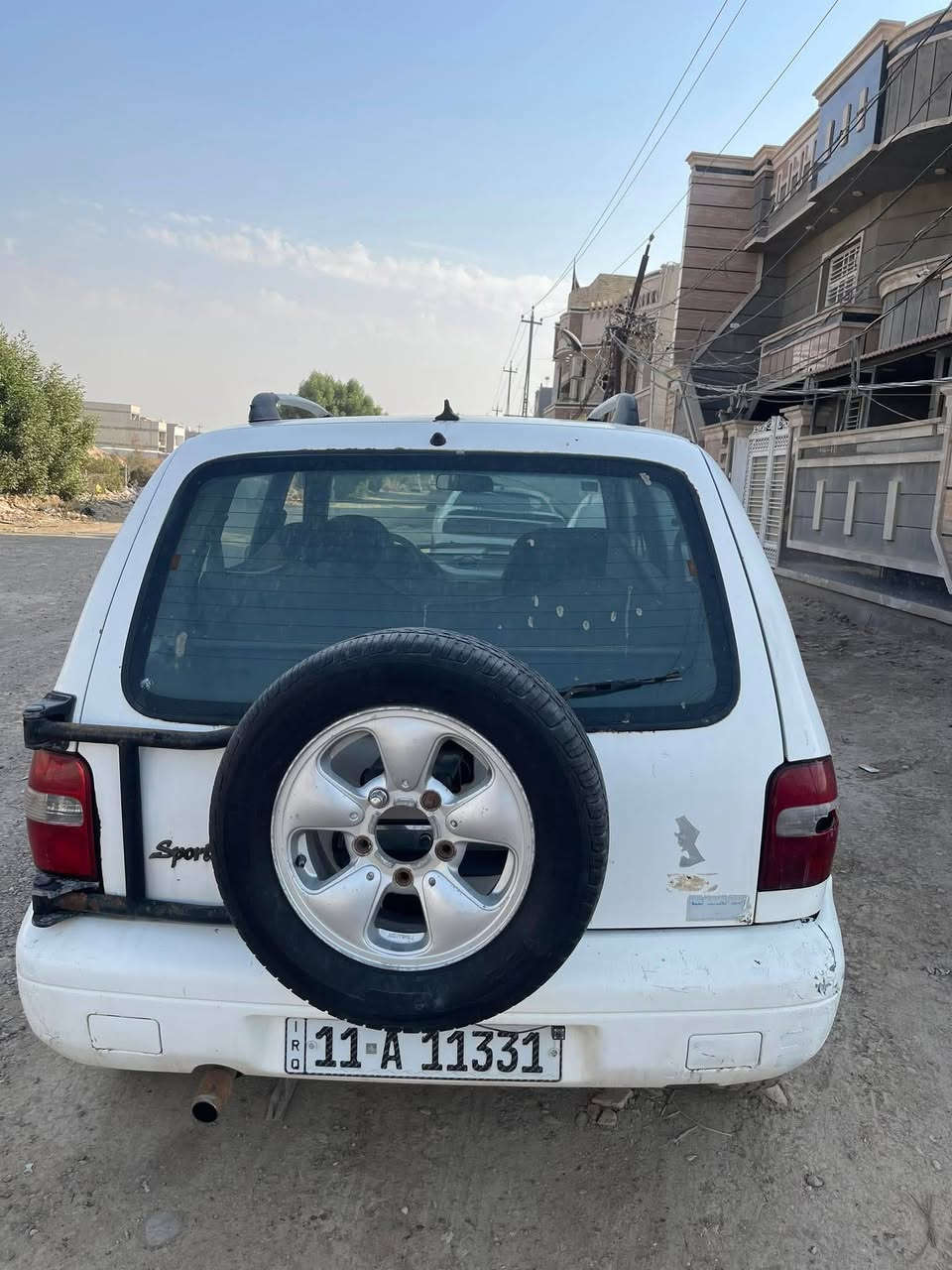السلام عليكم
سبورتج موديل 96 مكينة بلادي 2000 مسكر
رقم مكرر على كود بغداد تحويل مباشر بأسمي
السيارة بيها حادث ابيعلك واقع حال 
سعر 28 و بيها مجال حك الجية
المكان بغداد البلديات 
رقم التواصل ***********
